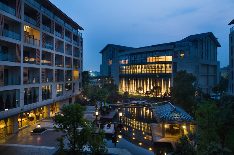 Metro Park Hotel Tianmuhu Over view