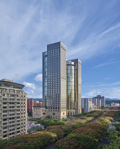 Shangri-La's Far Eastern Plaza Hotel Taipei Over view