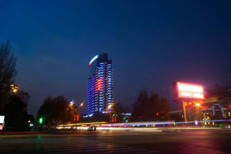 Bianjing Guomao Hotel (Kaifeng Xiaosongcheng Qingming Shangheyuan Store) Over view