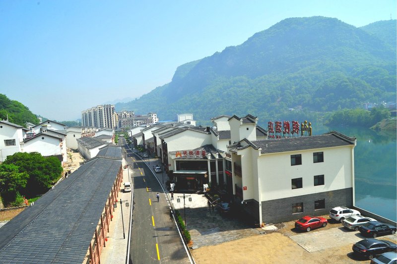 Lingyue Hotel Over view