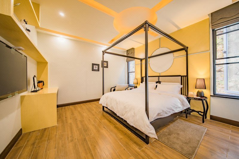 Ten Rooms InnGuest Room