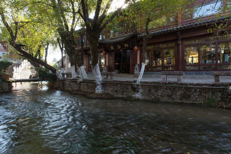 Lijiang Junboxuan Weishe Hotel Over view