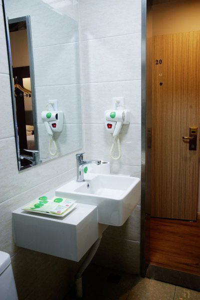 GreenTree Inn Shanghai Hongqiao Hub Convention Center Huaxiang Road Shell Hotel Guest Room