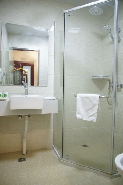 GreenTree Inn Shanghai Hongqiao Hub Convention Center Huaxiang Road Shell Hotel Guest Room