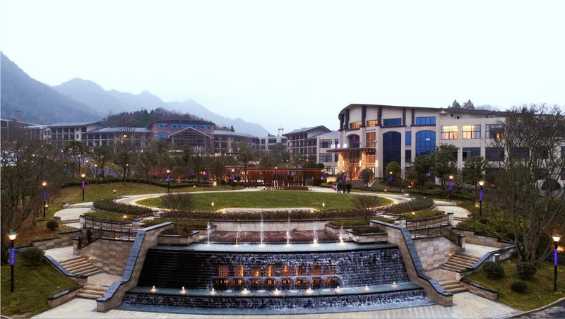 Xiuhe Hot Spring Holiday Hotel Over view