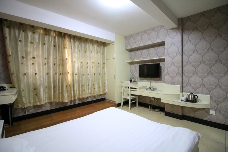 YOUTH HOLIDAY HOTEL Guest Room