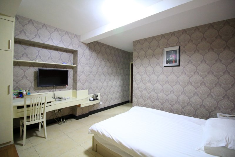 YOUTH HOLIDAY HOTEL Guest Room