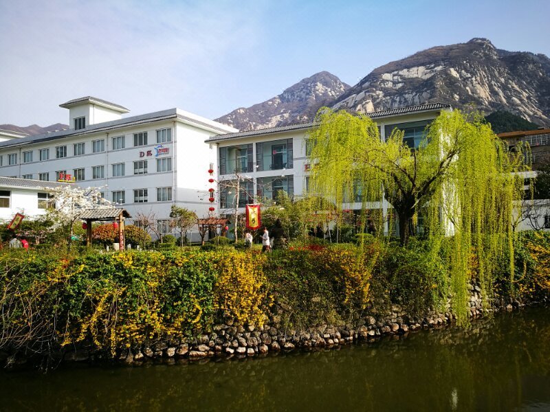 Huashan Hotel Over view