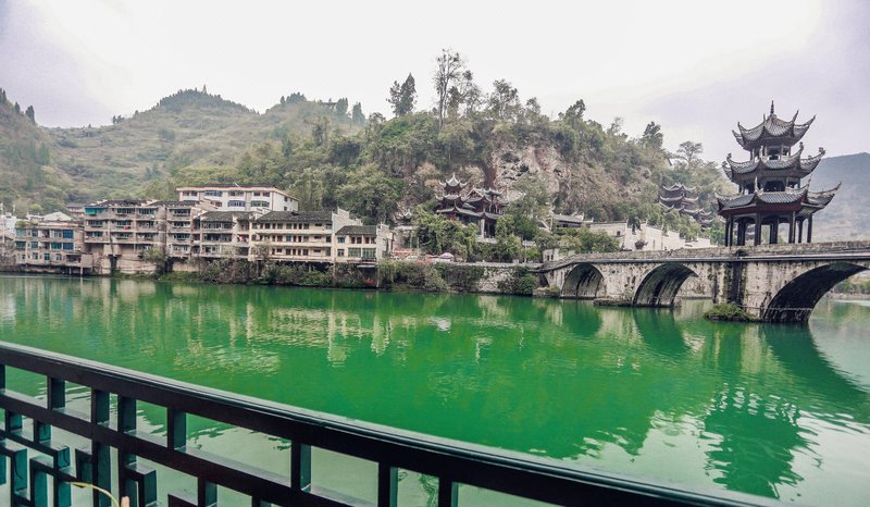 Qingshuierju Inn Over view