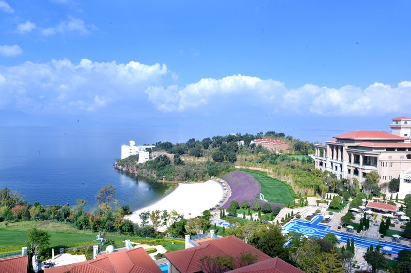 Fuxian Lake Xinhu Hotel Over view