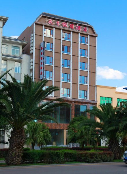 CANOLA FLOWER INNOver view