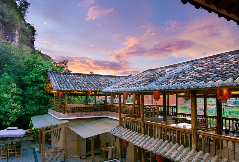 Yixiu Bieyuan Hotel (Liao Liao Xin Resort Manor) Over view