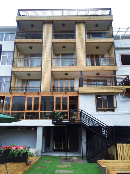 Moshang Huakai Hostel Over view