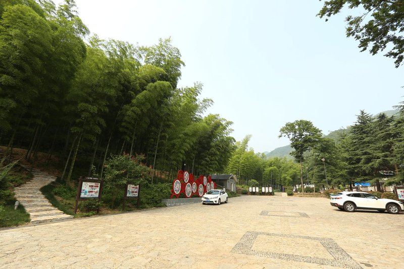 Xiangyu Qianyuan Hostel Over view