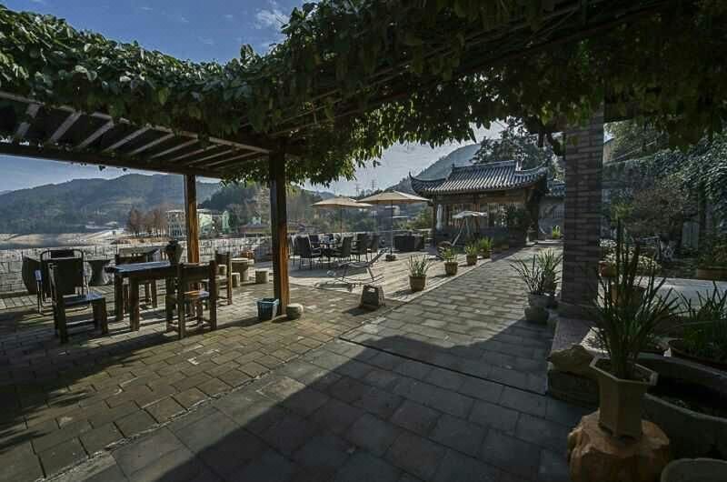 Yin · Longmen HostelHotel public area