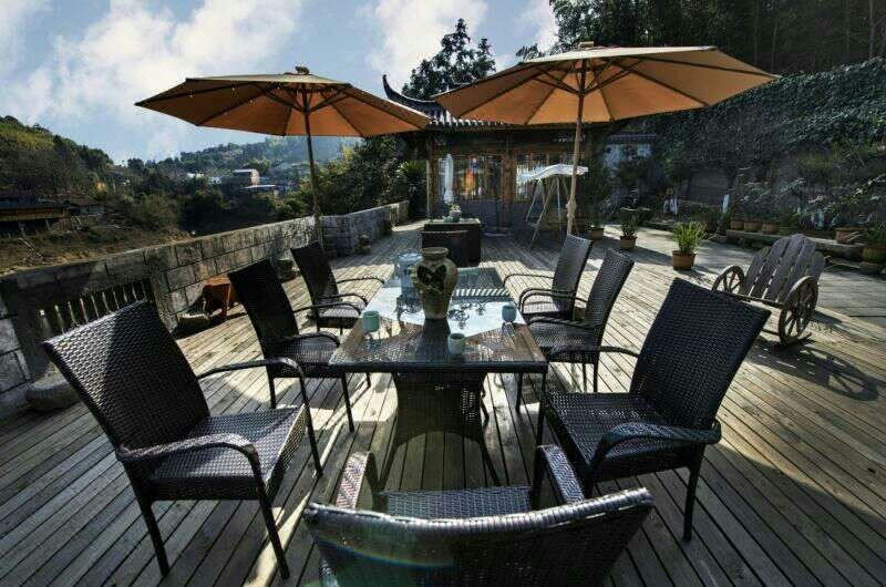 Yin · Longmen Hostelmeeting room