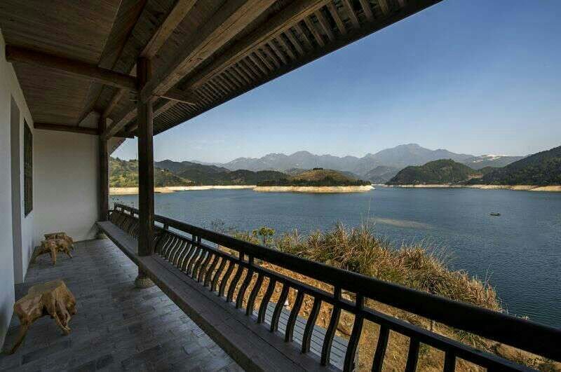 Yin · Longmen HostelHotel public area