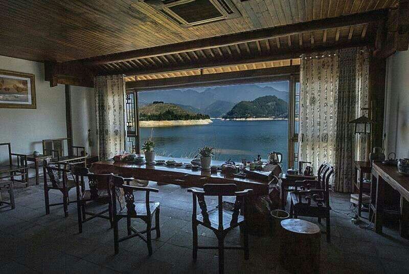 Yin · Longmen HostelHotel public area