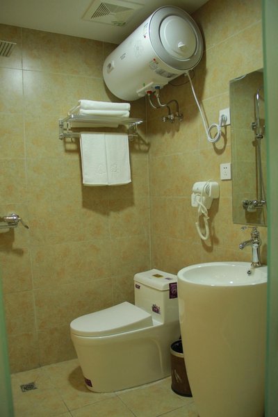 CHUN  CHENG HOTELGuest Room