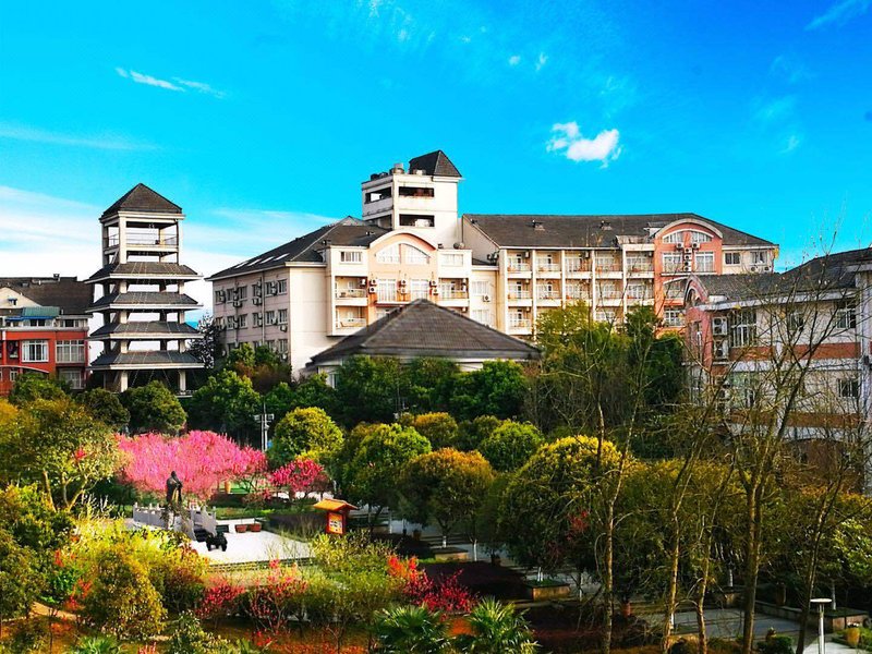 Oriental Landscape Holiday Hotel over view