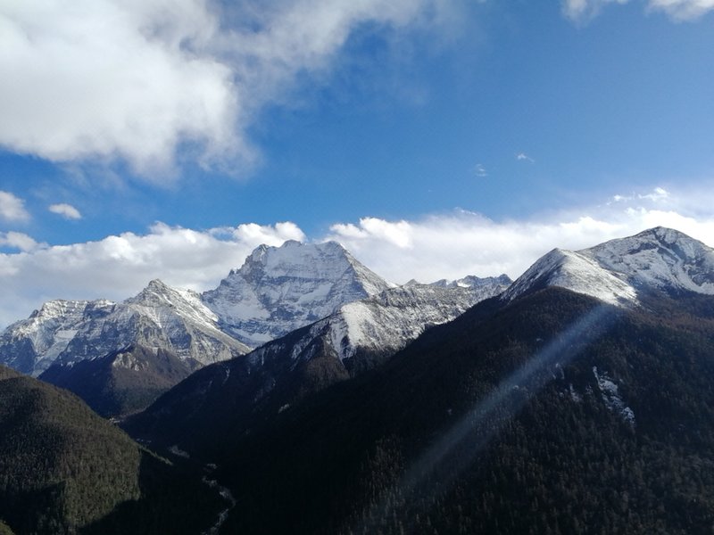 稻城亚丁扎西空墅藏文化主题酒店