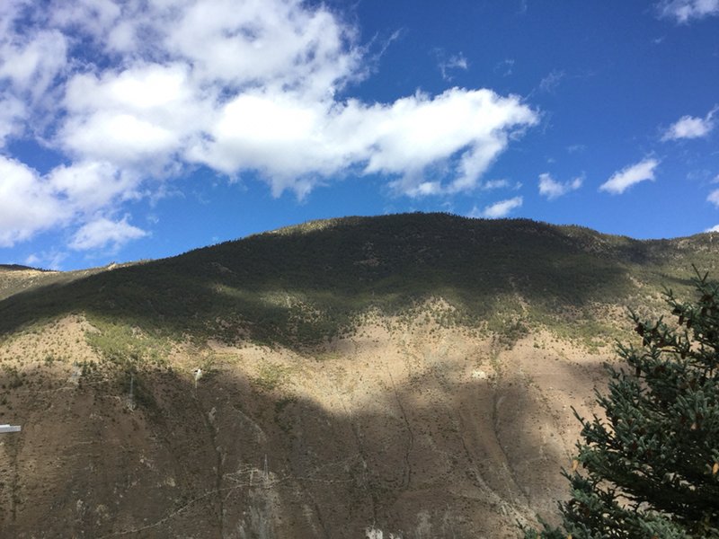 稻城亚丁扎西空墅藏文化主题酒店