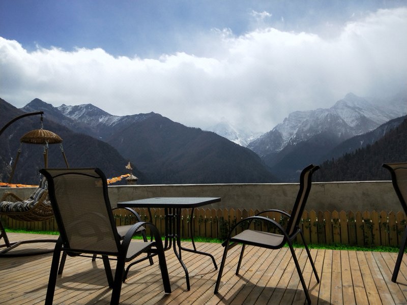 稻城亚丁扎西空墅藏文化主题酒店