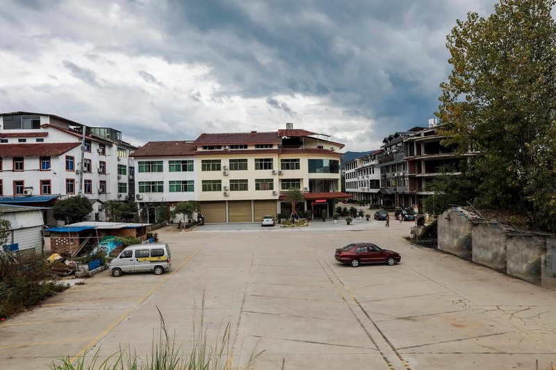 TRAVELER MING XING FAMILY HOTEL 酒店外观