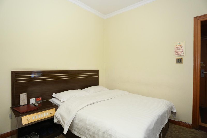 Taitian Hotel Guest Room