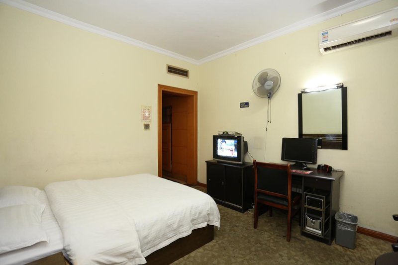 Taitian Hotel Guest Room
