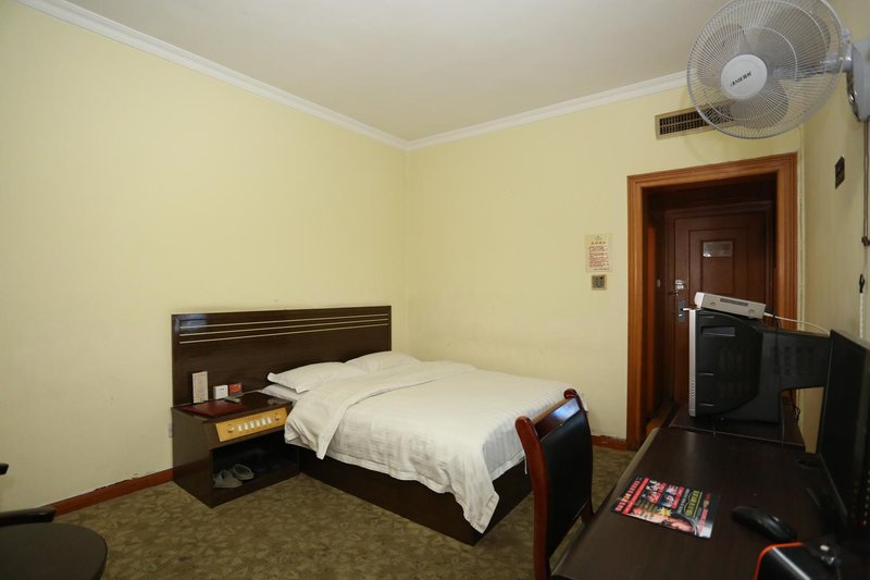 Taitian Hotel Guest Room