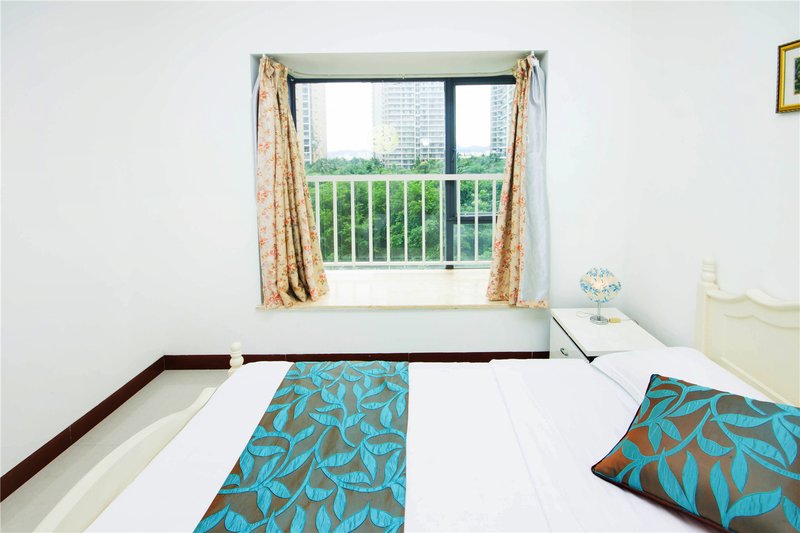 Sanya Elegant Cabin Guest Room