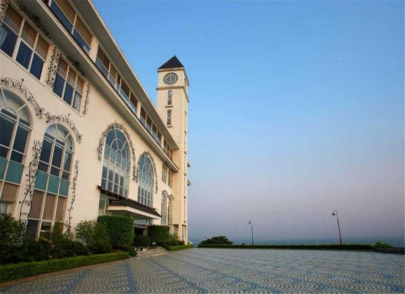 the Fountain Resort Over view