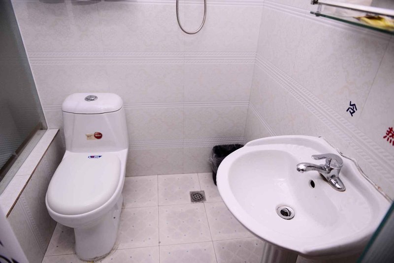 BAILE Fashion Themed Hotel Over view