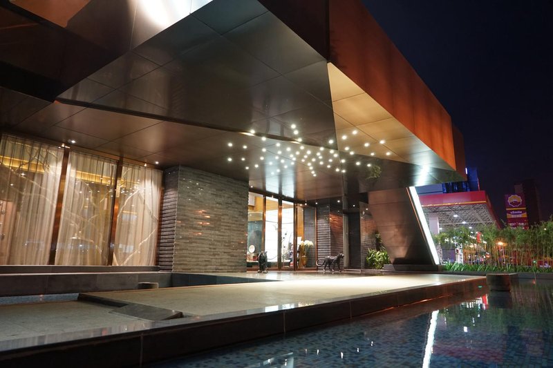 Yashi Hotel Over view