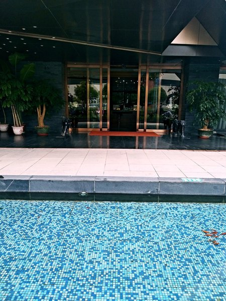 Yashi Hotel Over view