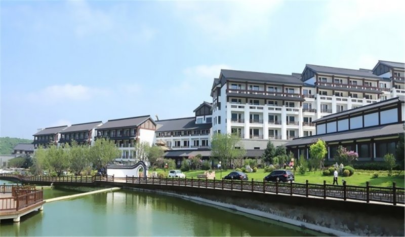 Dongquan Hot Spring Holiday HotelOver view