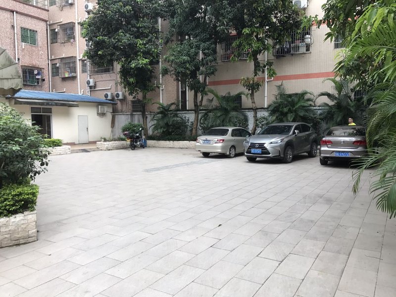 CN Holiday Hotel Over view