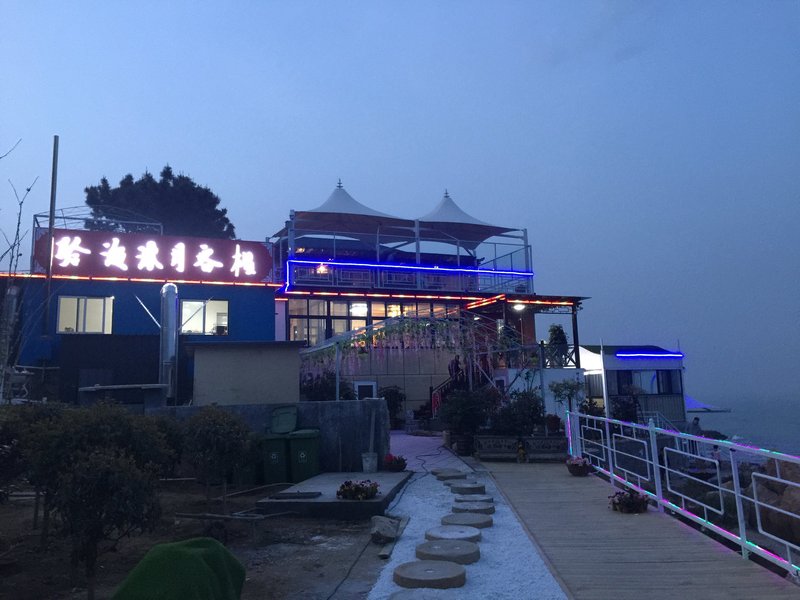  酒店外观
