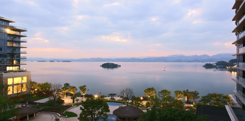 1000 Island Lake Greentown Resort HotelOver view