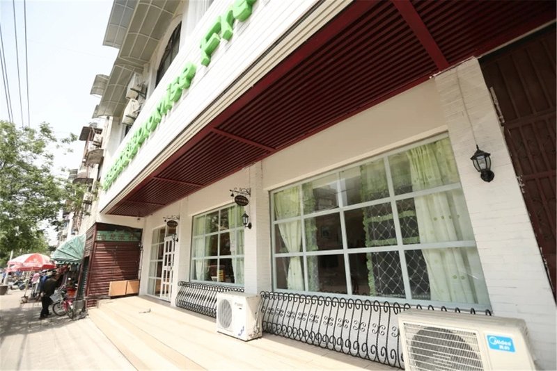 promise French Inn Over view