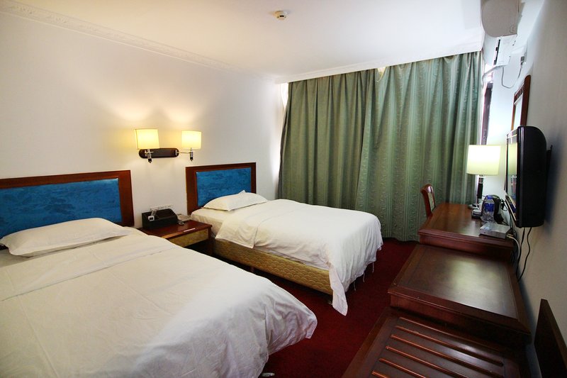 Chenlong Hotel Guest Room