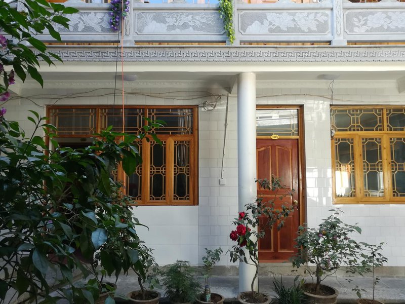 Qilinju Hotel Over view