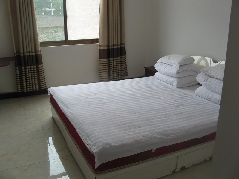 Xinxiang thousand mountains elegant XianjuGuest Room