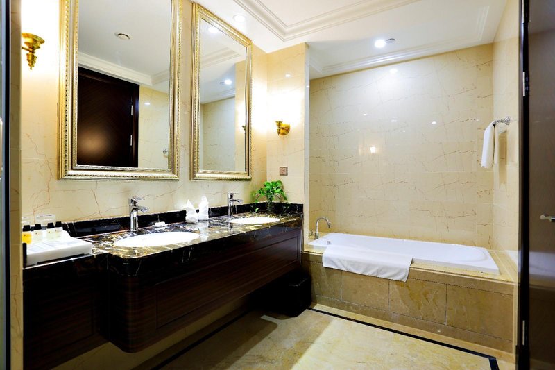 桐乡濮院铂爵大酒店