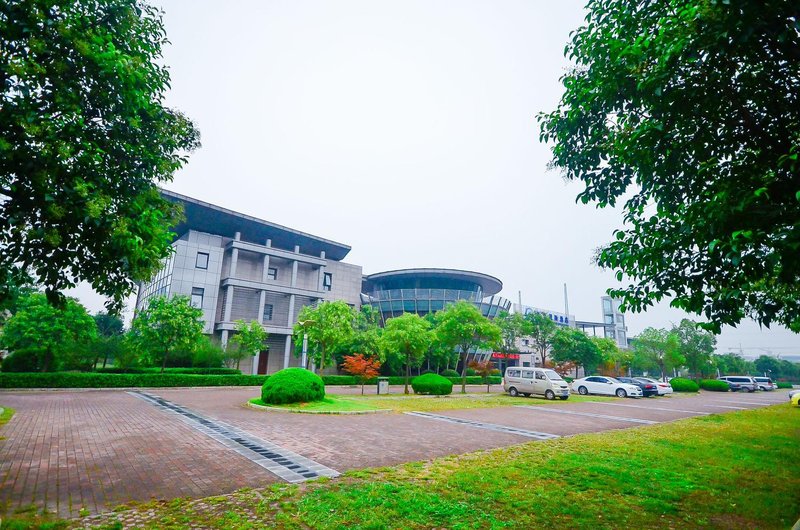 Days Hotel Lianyungang Over view