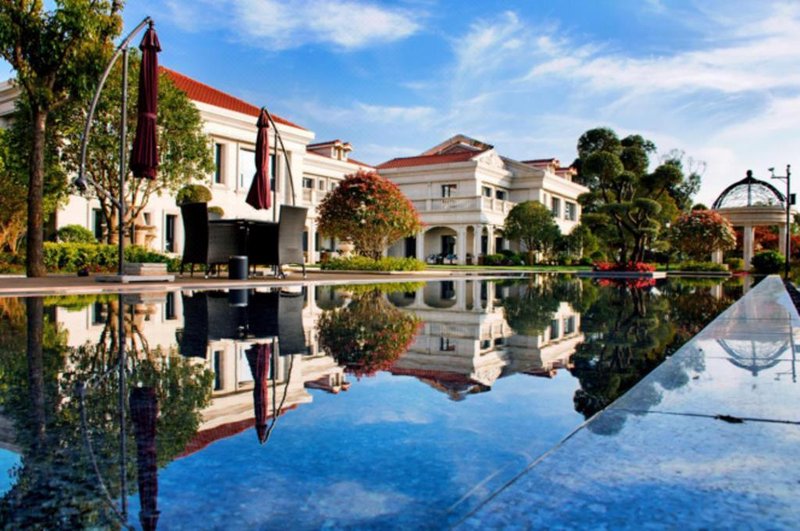 Chengjiang Small Courtyard Hotel Over view