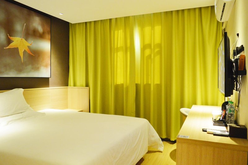 iu  hotelGuest Room