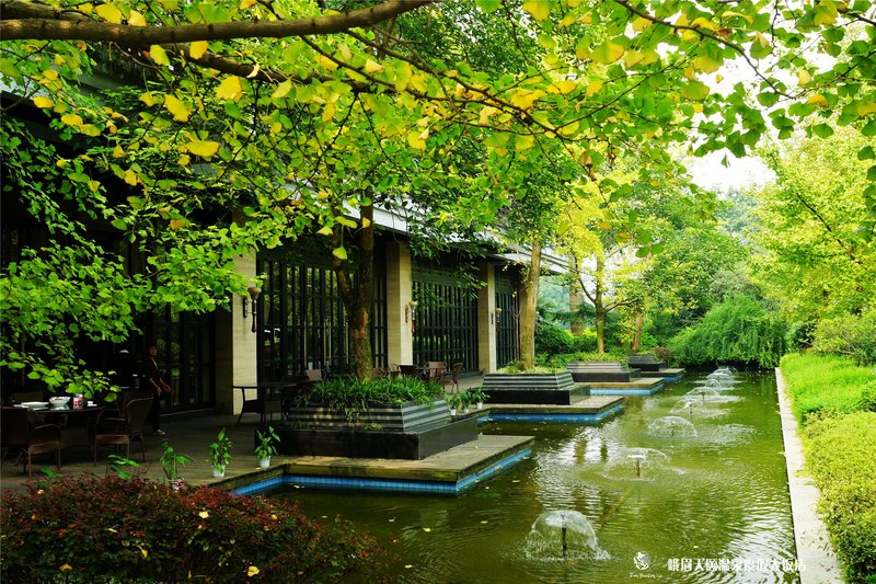 Mt. Emei Paradise Hot Spring Hotel Over view