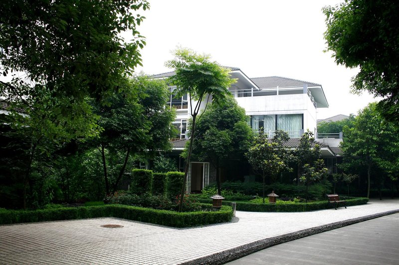 Mt. Emei Paradise Hot Spring Hotel Over view